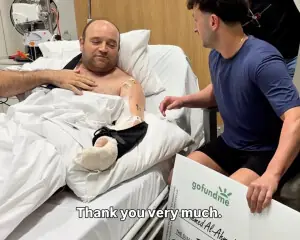 Australia&rsquo;s &lsquo;Bondi Hero&rsquo; handed $1.65 mln collected from fundraising