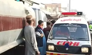 کراچی: بفر زون پیپلز چورنگی کے قریب واٹر ٹینکر بچے پر چڑھ گیا