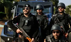 خیبر پختونخوا پولیس کا دہشتگردی نمٹنے کے لیے مزید جدید اسلحہ خریدنے کا فیصلہ