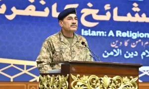 افغانستان کو فتنہ الخوارج اور پاکستان میں سے کسی ایک کا انتخاب کرنا ہوگا: فیلڈ مارشل