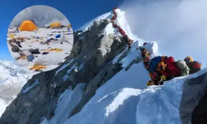 دبی لاشیں اور انسانی فُضلہ؛ دنیا کے &rsquo;بلند ترین کوڑے دان&lsquo; ماؤنٹ ایورسٹ کی صفائی کی تیاری