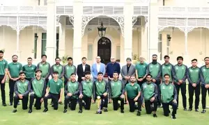 انڈر 19 ٹیم کی کامیابی قوم کے لیے باعثِ فخر ہے: چیف آف ڈیفنس فورسز کی کھلاڑیوں سے ملاقات
