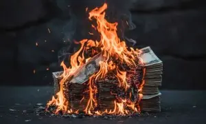 ایرانی ریال زمین بوس: ملک میں احتجاج، مرکزی بینک کے سربراہ مستعفی