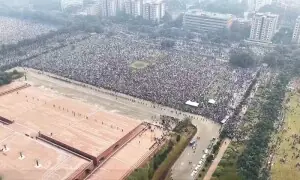 خالدہ ضیا کی تدفین کی تیاری، لوگوں کی بڑی تعداد پارلیمنٹ کے باہر موجود