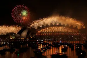 Sydney brings in New Year with nod to victims of Bondi attack Sydney brings in New Year with nod to victims of Bondi attack
