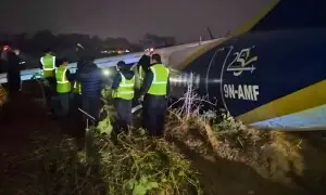 نیپال میں لینڈنگ کے دوران مسافر طیارے کو حادثہ