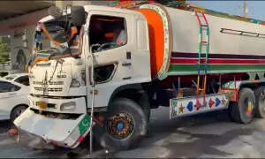 کراچی میں خونی واٹر ٹینکر نے ایک اور بچے کی جان لے لی