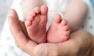 کراچی: سول اسپتال سے خاتون 3 ماہ کے بچے کو لے کر فرار، فوٹیج سامنے آگئی