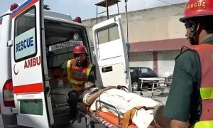 راولپنـڈی سے کراچی جانے والی مسافر بس کھائی میں جاگری، 5 جاں بحق