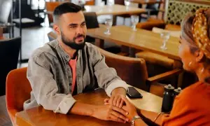 بے وفائی کرتے ہوئے پکڑے جانے والے شوہر نے ریسٹورنٹ پر مقدمہ کردیا بے وفائی کرتے ہوئے پکڑے جانے والے شوہر نے ریسٹورنٹ پر مقدمہ کردیا