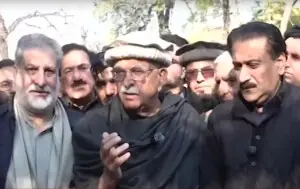 Convoy led by Achakzai leaves Islamabad for Lahore