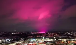 برمنگھم کا آسمان گلابی ہوگیا، وجہ کیا ہے؟