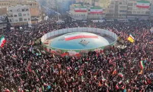 ایران میں حکومت کے حامیوں کا طاقت کا مظاہرہ: ہزاروں افراد سڑکوں پر نکل آئے