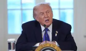 امریکا نے ایران سے تجارت کرنے والے ممالک پر ٹیرف لگانے کا اعلان کردیا