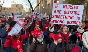 نیویارک میں نرسز کی شدید کمی کے خلاف تاریخ کا سب سے بڑا احتجاج
