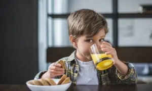 بچوں کی صحت کا سب سے بڑا دشمن &rsquo;جوس&lsquo;