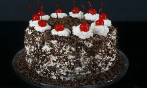 بلیک فاریسٹ کیک کو &rsquo;بلیک فاریسٹ&lsquo; کیوں کہا جاتا ہے؟