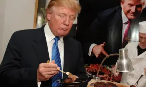 ٹرمپ انتہائی ناقص کھانا کھاتے ہیں پتہ نہیں کیسے زندہ ہیں: امریکی وزیرِ صحت