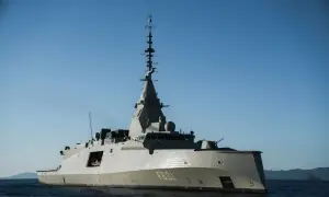 فرانس سے خریدی گئی جدید بیلہارا فریگیٹ یونان پہنچ گئی