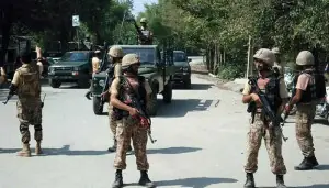 خاران: دہشت گردوں کا تھانے اور بینکوں پر حملہ، فورسز کی کارروائی میں 12 دہشت گرد ہلاک