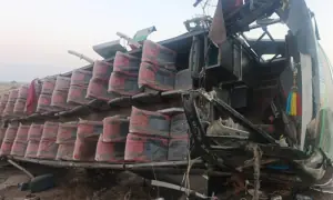 کراچی سے جیوانی جانے والی مسافر کوچ کو حادثہ، 9 افراد جاں بحق