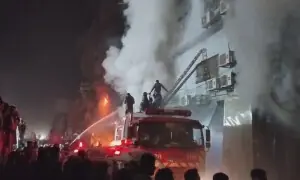 Fire erupts at Gul Plaza on Karachi&rsquo;s MA Jinnah Road