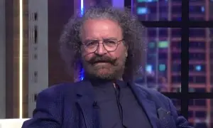 عتیقہ اوڈھو کے ساتھ رومانوی مناظر پر ایوب کھوسہ کی کیا حالت تھی؟