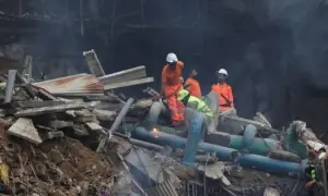 سانحہ گُل پلازہ: ایک دکان سے 20 سے زائد لاشیں برآمد، ہلاکتیں 50 تک پہنچ گئیں