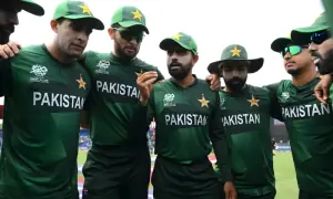 بابراعظم، انضمام الحق سمیت قومی کرکٹرز سے مبینہ مالی فراڈ کا انکشاف بابراعظم، انضمام الحق سمیت قومی کرکٹرز سے مبینہ مالی فراڈ کا انکشاف