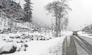 وادی تیرہ اور مری میں لینڈسلائیڈنگ سے نظام زندگی متاثر، ریسکیو آپریشن جاری