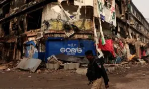 سانحہ گل پلازہ: 71 اموات کی تصدیق، 77 افراد اب بھی لاپتا، 22 کی شناخت سانحہ گل پلازہ: 71 اموات کی تصدیق، 77 افراد اب بھی لاپتا، 22 کی شناخت