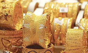Gold hits fresh record in Pakistan as global prices surge