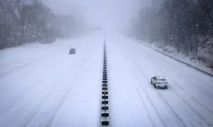 امریکا میں شدید برفانی طوفان کی زد میں، 7 افراد ہلاک، ہزاروں پروازیں منسوخ