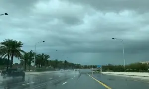 متحدہ عرب امارات میں موسلادھار بارش سے موسم مزید سرد