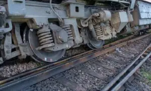 شکارپور کے قریب ریلوے ٹریک پر دھماکا، جعفر ایکسپریس کی بوگیاں پٹری سے اتر گئیں