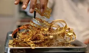 سونے کی عالمی قیمت میں تاریخی اضافہ، فی تولہ کہاں تک جانے کا امکان ہے؟