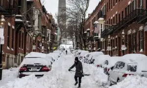 امریکا میں برفانی طوفان: مختلف حادثات میں ہلاکتیں 38 ہوگئیں امریکا میں برفانی طوفان: مختلف حادثات میں ہلاکتیں 38 ہوگئیں
