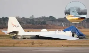 ناسا کے طیارے کی کریش لینڈنگ، آگ بھڑک اٹھی