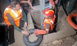 داتا دربار کے قریب سیوریج لائن میں گرنے والی 10 ماہ کی بچی کی لاش بھی مل گئی