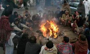 ملک بھر میں سردی کی لہر برقرار، بالائی علاقوں میں برفباری سے معمولات زندگی متاثر