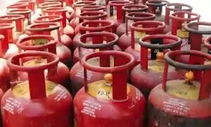 مہنگائی کے ستائے عوام کے لیے بری خبر، اوگرا نے ایل پی جی گیس مہنگی کردی