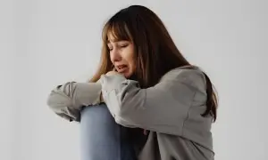 بلا وجہ رونا ذہنی دباؤ کو کیوں کم کرتا ہے؟ ماہرین کی وضاحت بلا وجہ رونا ذہنی دباؤ کو کیوں کم کرتا ہے؟ ماہرین کی وضاحت