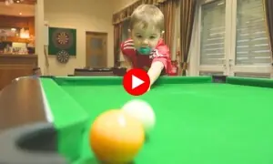 دو سال کے بچے کا اسنوکر میں عالمی ریکارڈ