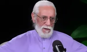 &rsquo;مجھے فقیر بنا دیا ہے&lsquo;؛ اداکار راشد محمود یوٹیوبرز پر برہم