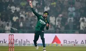 عثمان طارق کا بالنگ ایکشن مشکوک ہے یا نہیں؟ سابق بھارتی امپائر نے بتا دیا