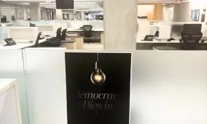 جیف بیزوس کے اخبار واشنگٹن پوسٹ سے اچانک 300 سے زائد صحافی برطرف