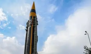 ایران کا طویل فاصلے تک مار کرنے والے بیلسٹک میزائل &rsquo;خرمشہر فور&lsquo; کا کامیاب تجربہ