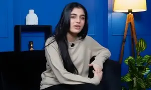 نئی دلہنیں مہنگے کپڑوں کی بجائے سونے کے زیورات میں سرمایہ کاری کریں