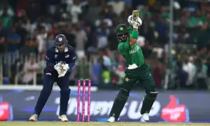 Farhan, Babar power Pakistan to 190 against USA