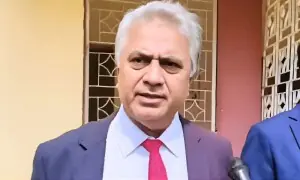 &rsquo;سائیں فُل ماحول میں&lsquo;: سندھ یونیورسٹی کے پرو وائس چانسلر کی نشے میں دُھت انگریزی وائرل